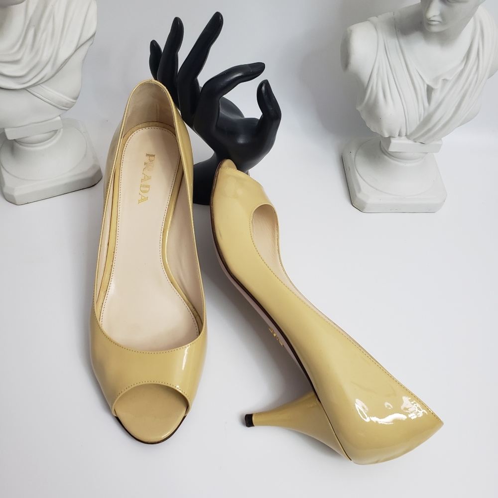 Prada Tan Peep Toe - Patent Leather Classic Minimalist Normcore Vintage 38.5/8.5